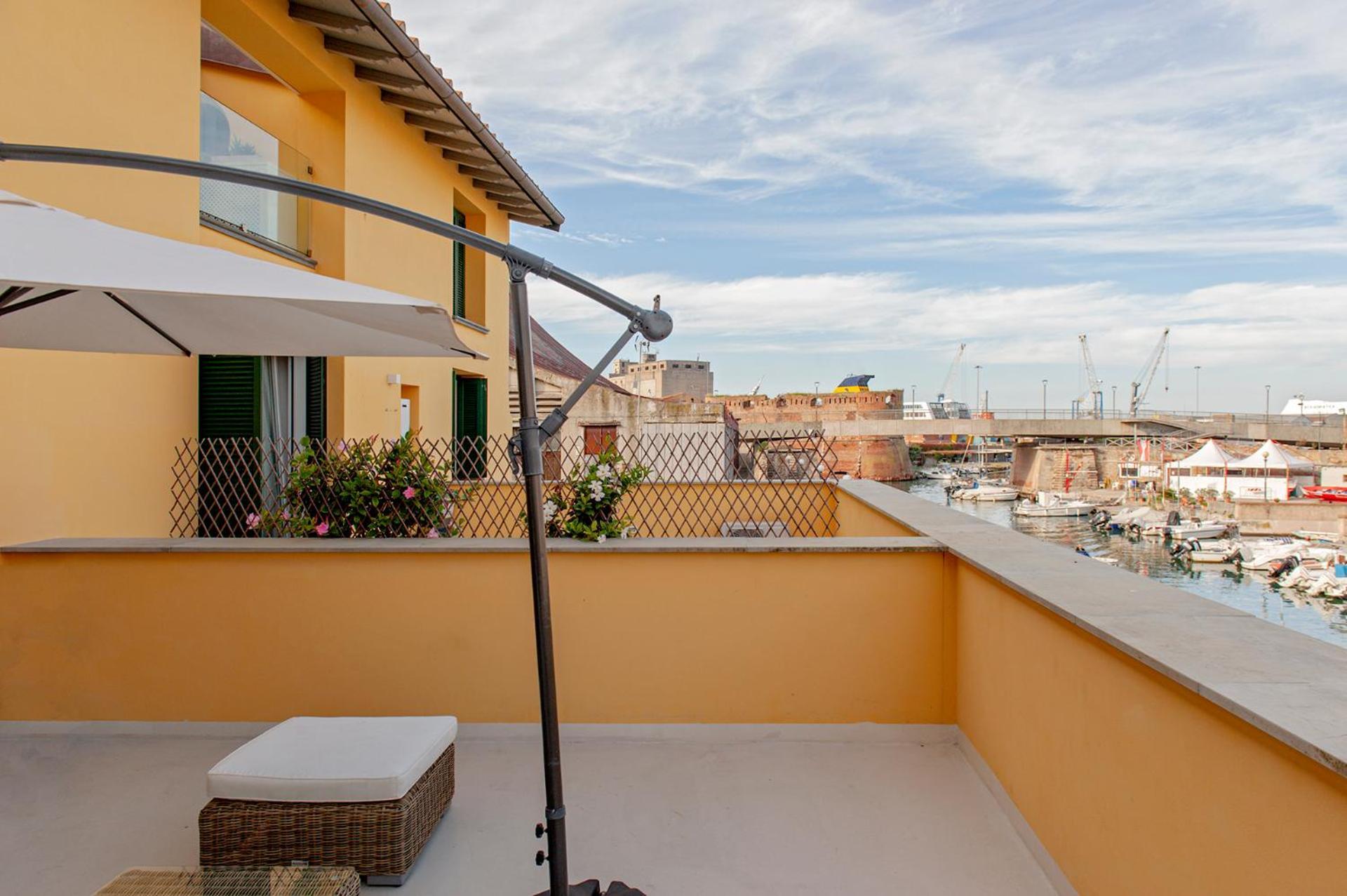 Waterfront Balcony I Grani 2 Resort Style Suite Ліворно Екстер'єр фото